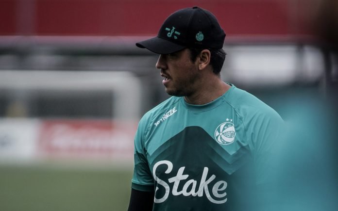 Thiago Carpini tem problemas para montar o Juventude