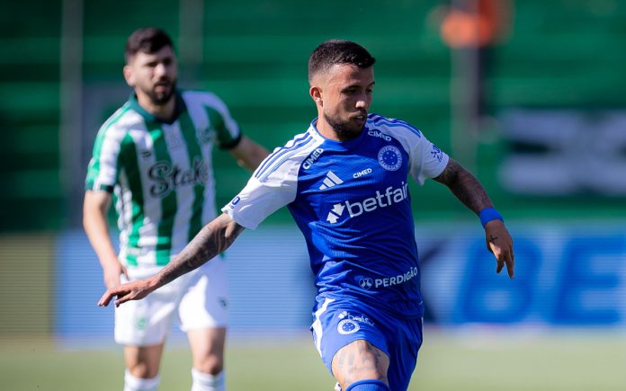 Matheus Henrique foi titular contra o Juventude