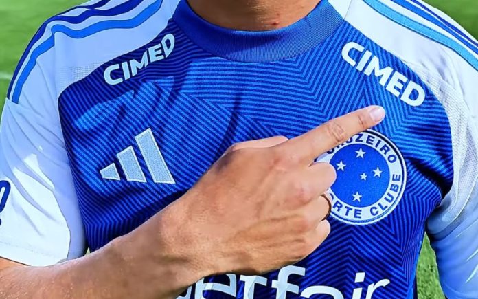 Cimed teve marca reposicionada na camisa do Cruzeiro