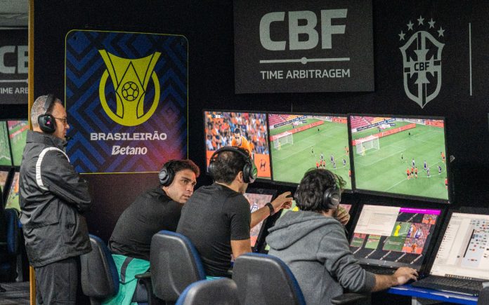Cabine do VAR no Campeonato Brasileiro (Foto: Fábio Souza/CBF)