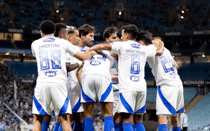 Vitória na Arena teve gol de cabeça de Fabrício Bruno