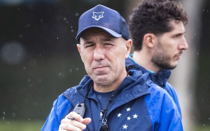 Leonardo Jardim durante preparação contra o Juventude