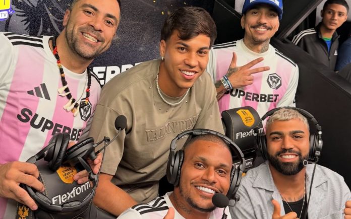 Kaio Jorge e Gabigol curtem folga juntos (Foto: Reprodução/Furia)