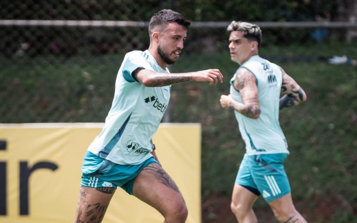 Matheus Henrique e Fagner treinaram de forma integral