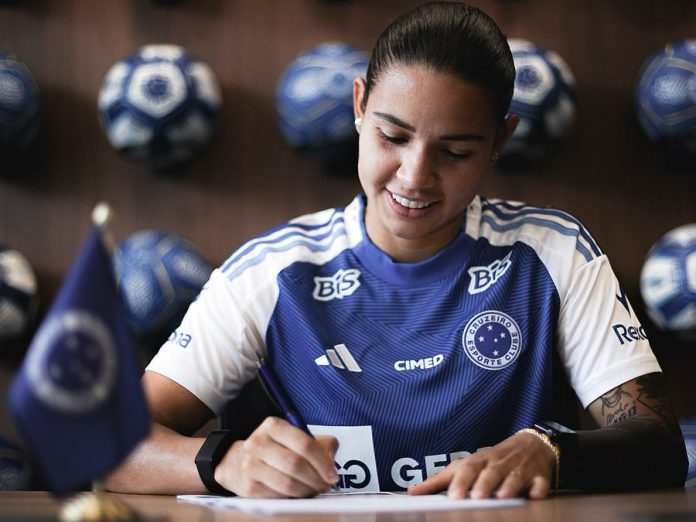 Lorena Bedoya, volante do Cruzeiro (Foto: Gustavo Martins/Cruzeiro)