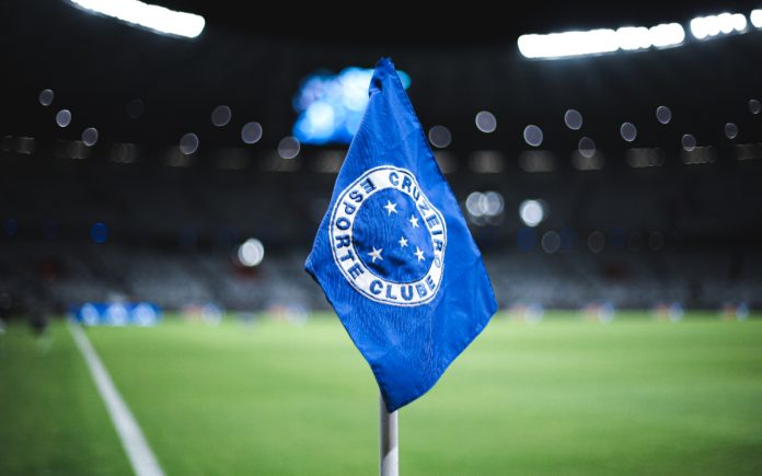 Bandeira do Cruzeiro no Mineirão