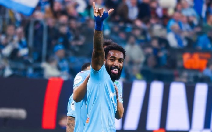 Gerson comemora gol pelo Zenit em jogo do Campeonato Russo