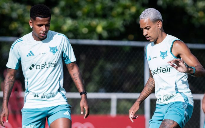 Arroyo e Matheus Pereira em treino do Cruzeiro (Foto: Gustavo Aleixo/Cruzeiro) Arroyo e Matheus Pereira em treino do Cruzeiro (Foto: Gustavo Aleixo/Cruzeiro)