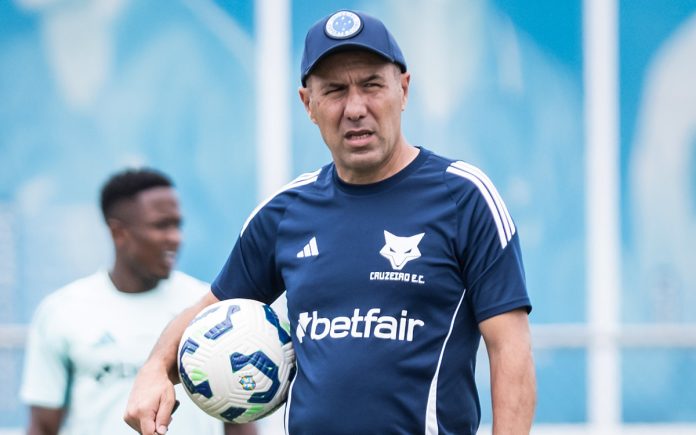 Leonardo Jardim, treinador do Cruzeiro (Foto: Gustavo Aleixo/Cruzeiro)