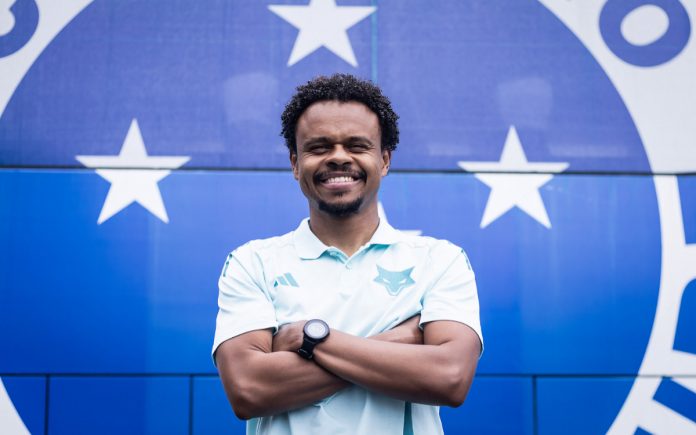 Mairon César, técnico do sub-20 do Cruzeiro (Foto: Gustavo Aleixo/Cruzeiro)