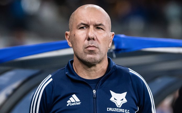 Leonardo Jardim, técnico do Cruzeiro (12) Leonardo Jardim, técnico do Cruzeiro