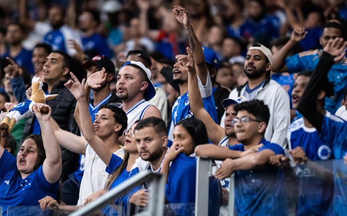 Torcida do Cruzeiro no jogo contra o Corinthians