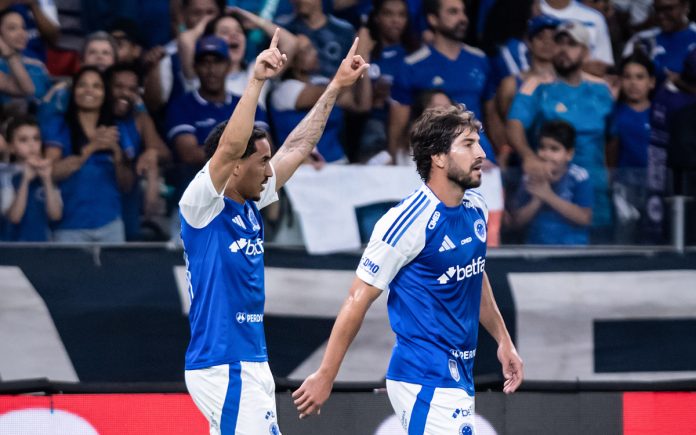 Christian comemora gol pelo Cruzeiro diante do Botafogo (Foto: Gustavo Aleixo/Cruzeiro)