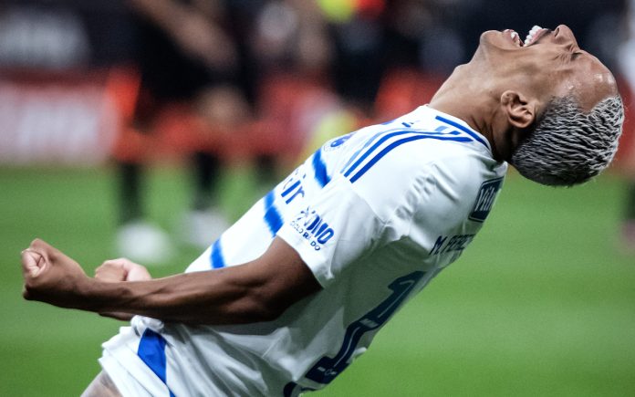 Matheus Pereira em jogo diante do Corinthians (Foto: Gustavo Aleixo/Cruzeiro)
