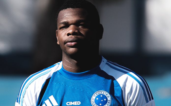 Cruzeiro prorroga contrato de jovem destaque das categorias de base -  Central da Toca