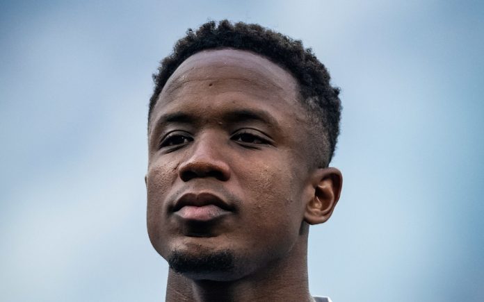 Sinisterra foi substituído contra o Corinthians
