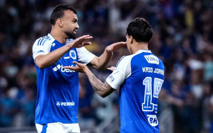 Fabrício Bruno e Kaio Jorge são pilares da sólida campanha em casa