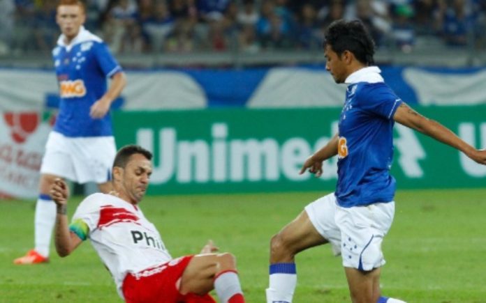 Lucca em jogo do Cruzeiro contra o Náutico, em 2013