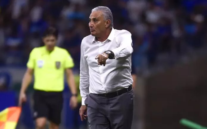 Tite estreou pelo Flamengo contra o Cruzeiro, em 2023