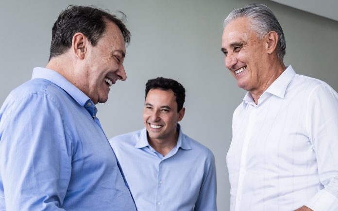 Pedro Lourenço, Pedro Junio e Tite na Toca da Raposa ll (Foto: Gustavo Aleixo/Cruzeiro)