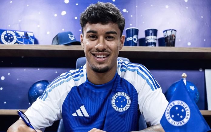 Nicolas, lateral-direito do Cruzeiro (Foto: Divulgação/Cruzeiro)
