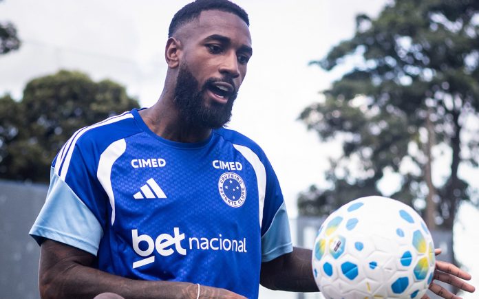 Gerson durante preparação para estreia no Brasileiro