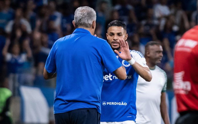 Tite e Wanderson na vitória do Cruzeiro sobre o Uberlândia