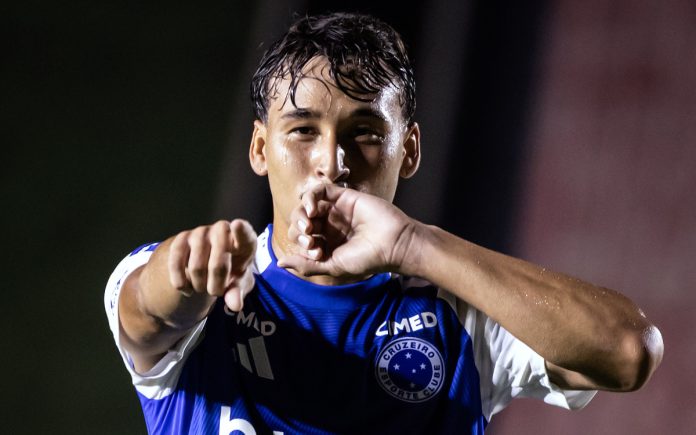 Japa comemora gol diante do Tombense (Foto: Gustavo Aleixo/Cruzeiro)