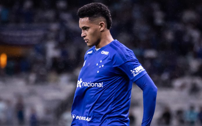 Kauã Prates, lateral-esquerdo do Cruzeiro (Foto: Gustavo Aleixo/Cruzeiro)