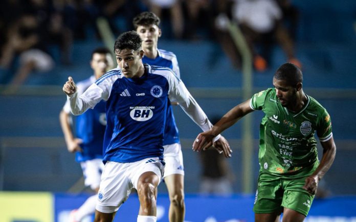 Crias da Toca na vitória do Cruzeiro contra a Francana (Foto: Igor Garcia/Cruzeiro)
