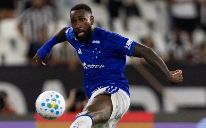 Gerson foi titular na derrota para o Botafogo