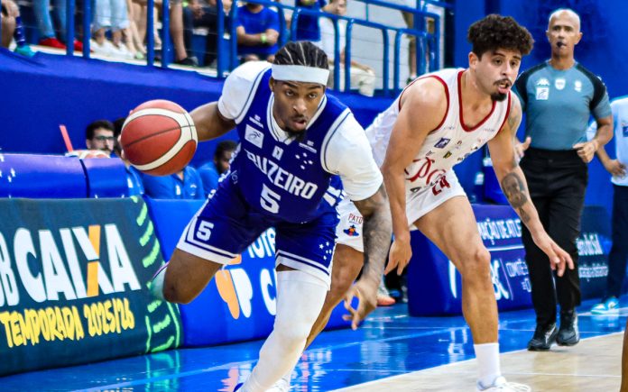Cruzeiro enfrentou o Pato Basquete pelo NBB (Foto: Arthur Lobo/Cruzeiro Basquete)