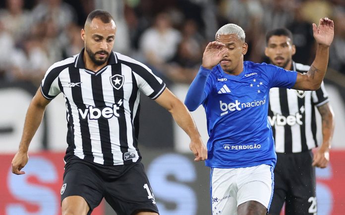 Matheus Pereira na derrota para o Botafogo