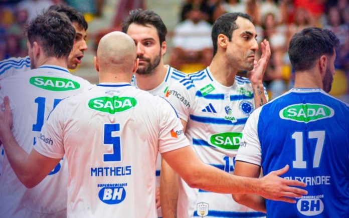 Sada Cruzeiro diante do JF Vôlei (Foto: X Foto Fotografia/JF Vôlei)
