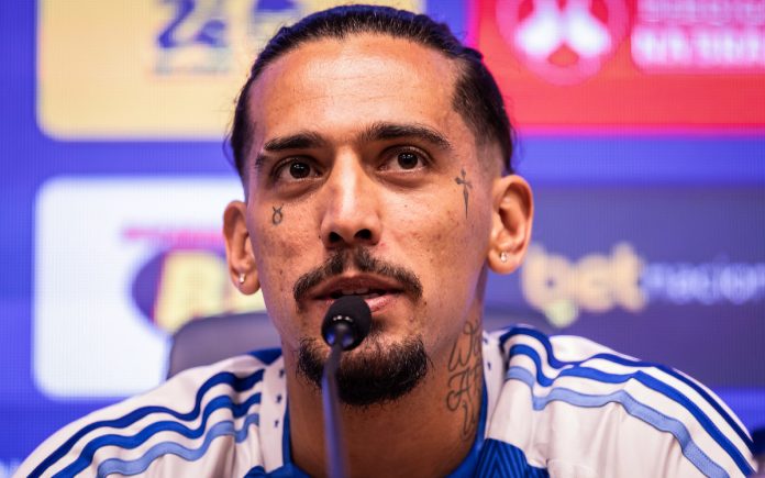 Chico da Costa foi apresentado pelo Cruzeiro