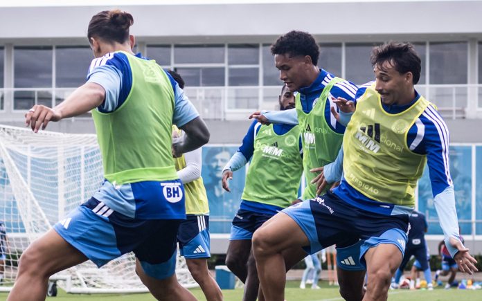 Kenji, Japa e Chico da Costa em treino na Toca II