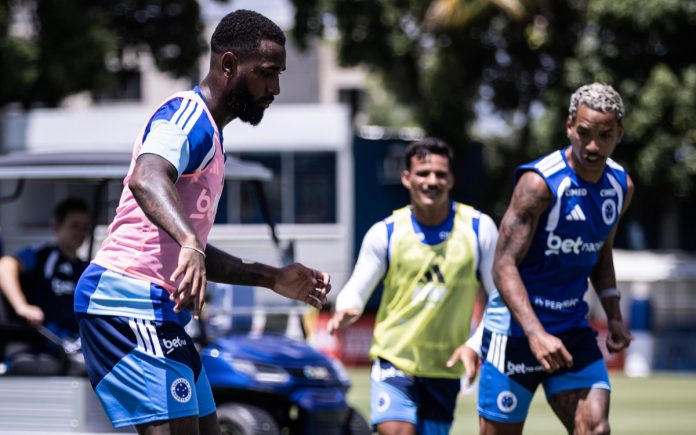 Gerson, Kaiki e Matheus Pereira, na Toca II (Foto: Gustavo Aleixo/Cruzeiro)