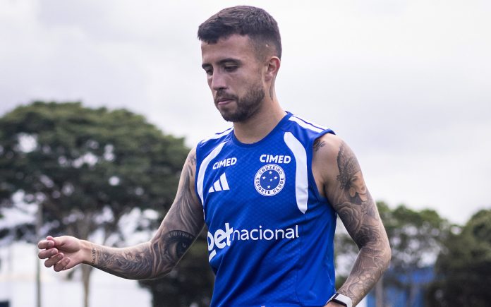Matheus Henrique treinou com o grupo (Foto: Gustavo Aleixo/Cruzeiro)
