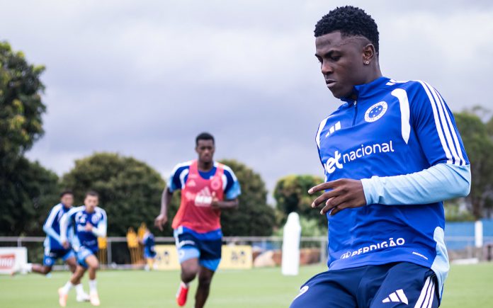 Néiser Villareal em treino na Toca II