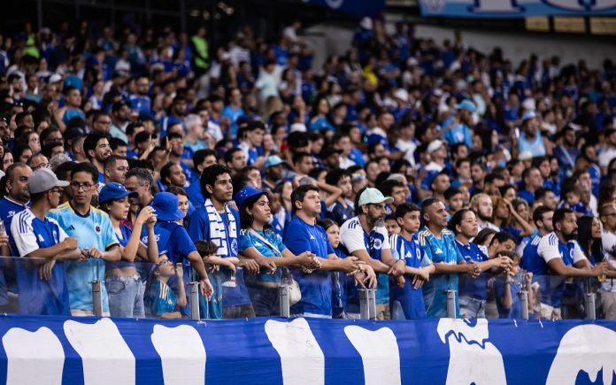 Torcida do Cruzeiro em jogo no Mineirão (Foto: Gustavo Aleixo/Cruzeiro)