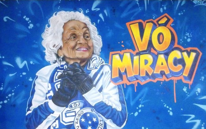 Vó Miracy ganhou homenagem em muro no clube social