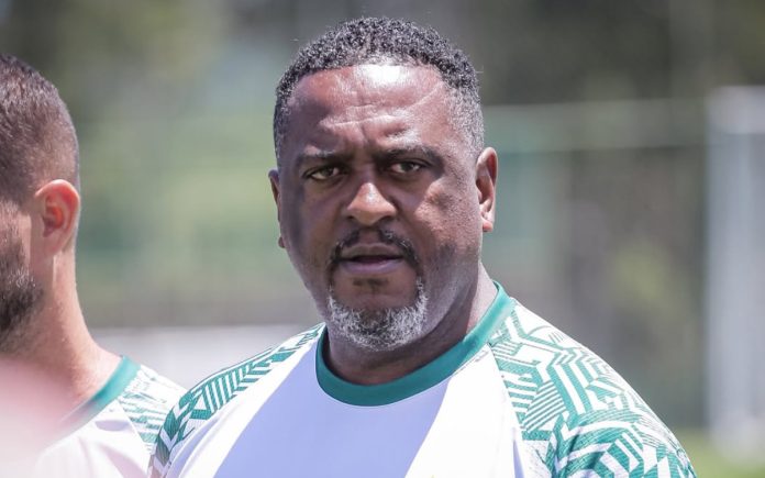 Jorge Castilho, técnico do Uberlândia