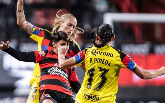 Isa Haas quebrou o nariz em jogo no México