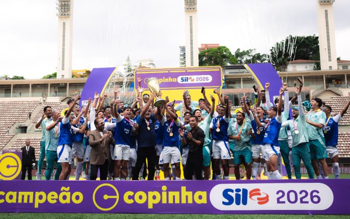 Elenco do Cruzeiro campeão da Copinha