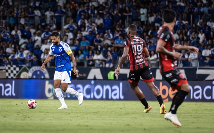 João Marcelo durante Cruzeiro x Pouso Alegre