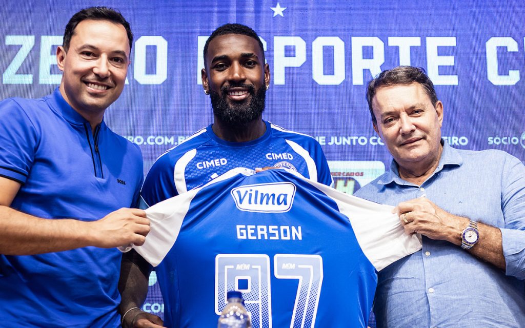 Pedrinho em apresentação de Gerson no Cruzeiro