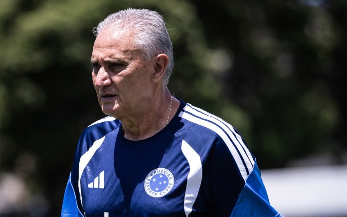 Tite vive momento de pressão antes de duelo com Betim