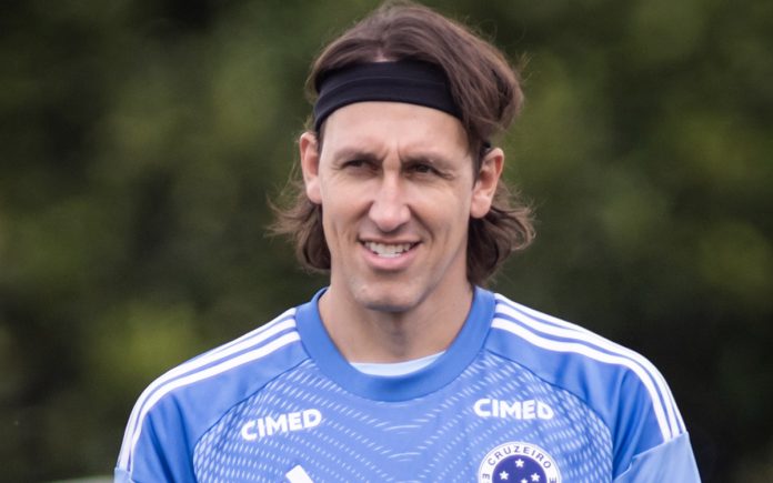 Cássio, goleiro do Cruzeiro, em treino na Toca II