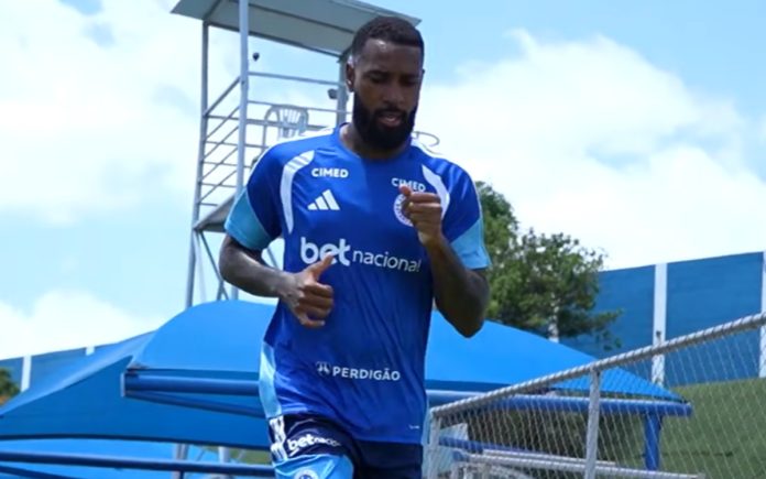 Gerson, meia do Cruzeiro, na Toca da Raposa II