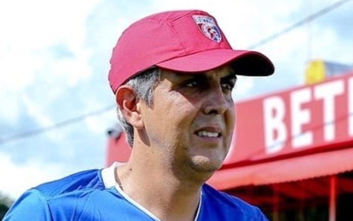 Emerson Ávila, treinador do Betim